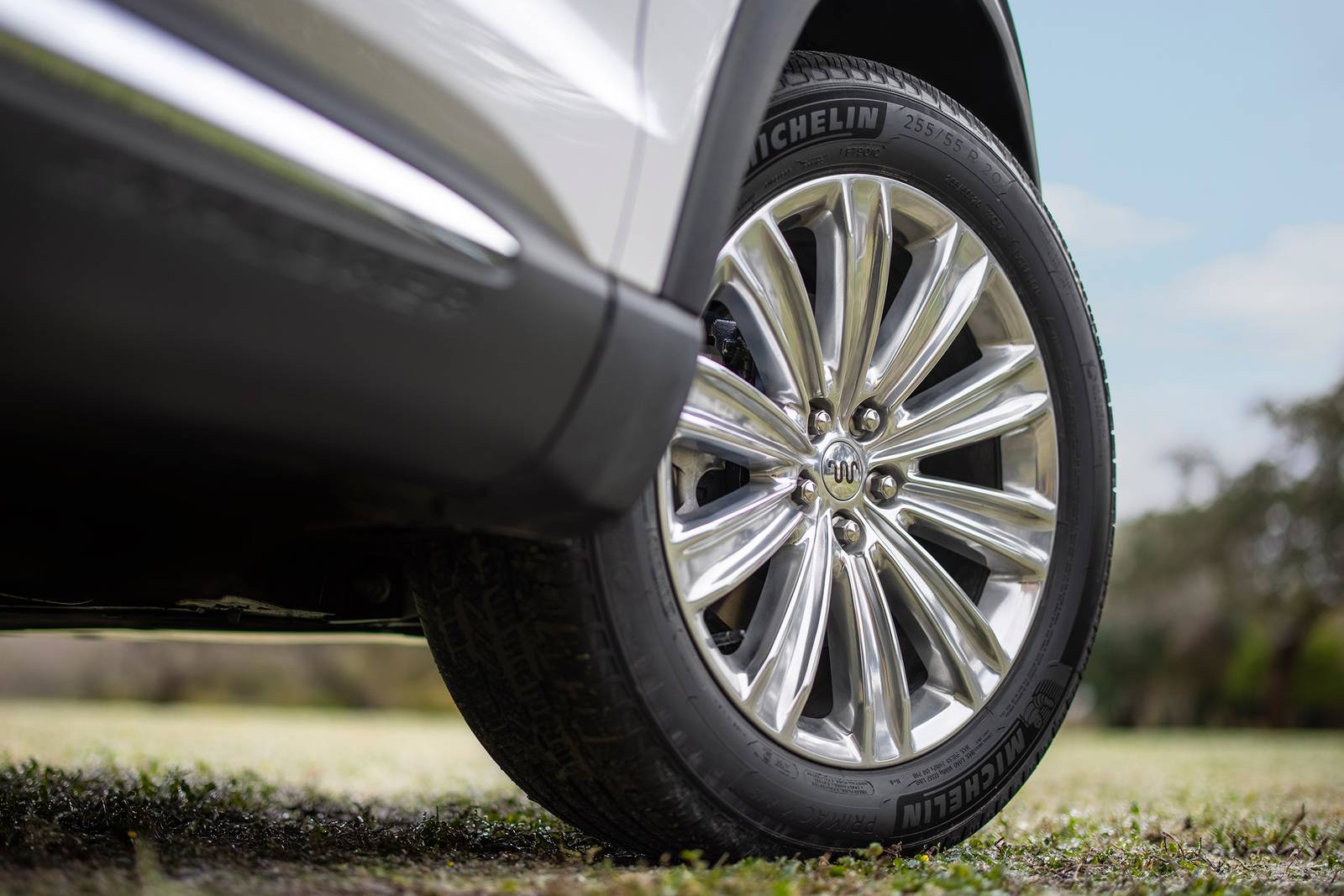 2021 Ford Explorer exterior W