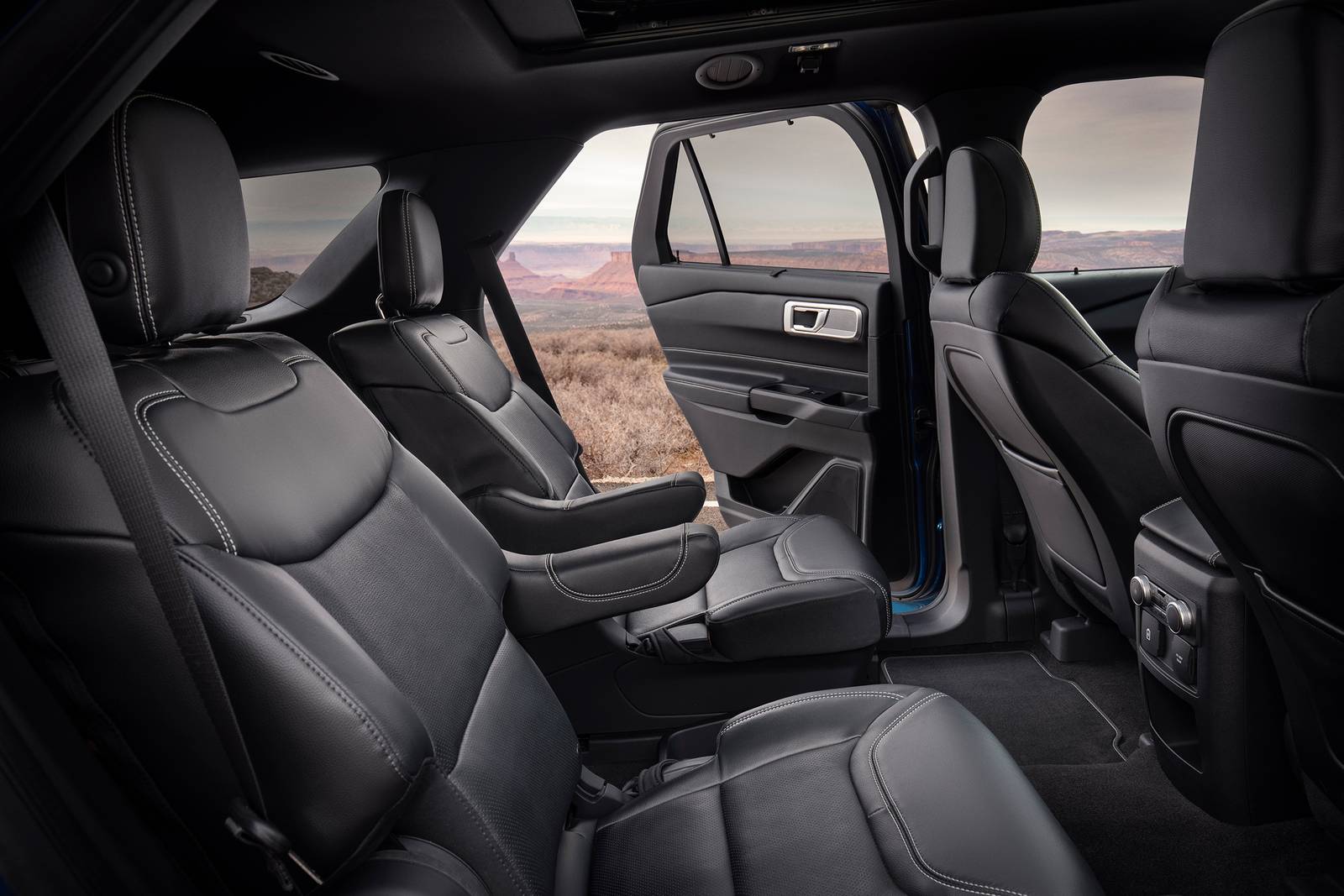 2021 Ford Explorer interior I