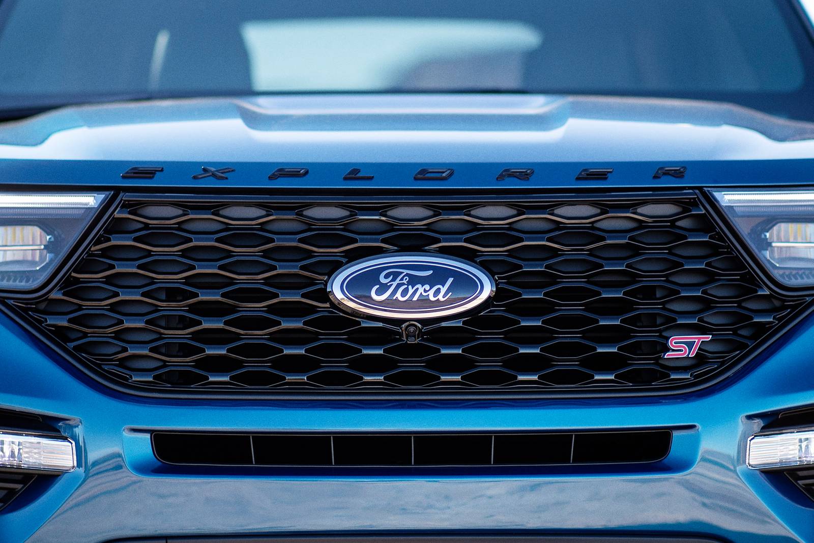 2021 Ford Explorer exterior FBDG