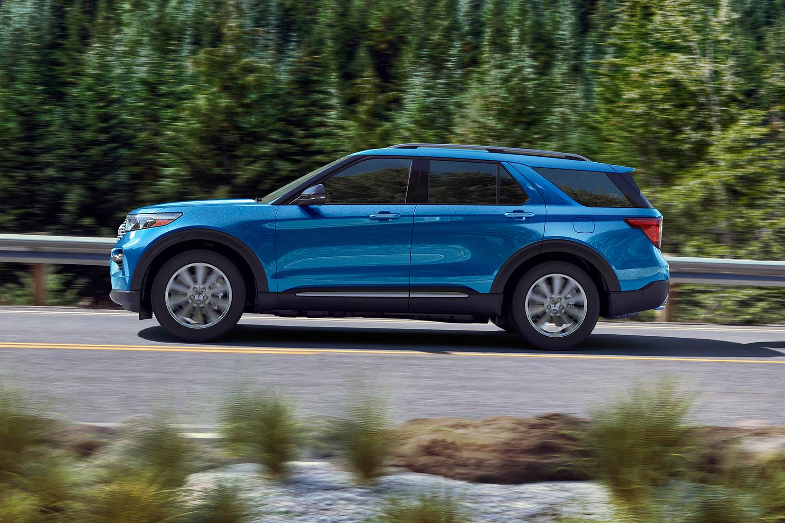 2023 Ford Explorer exterior S
