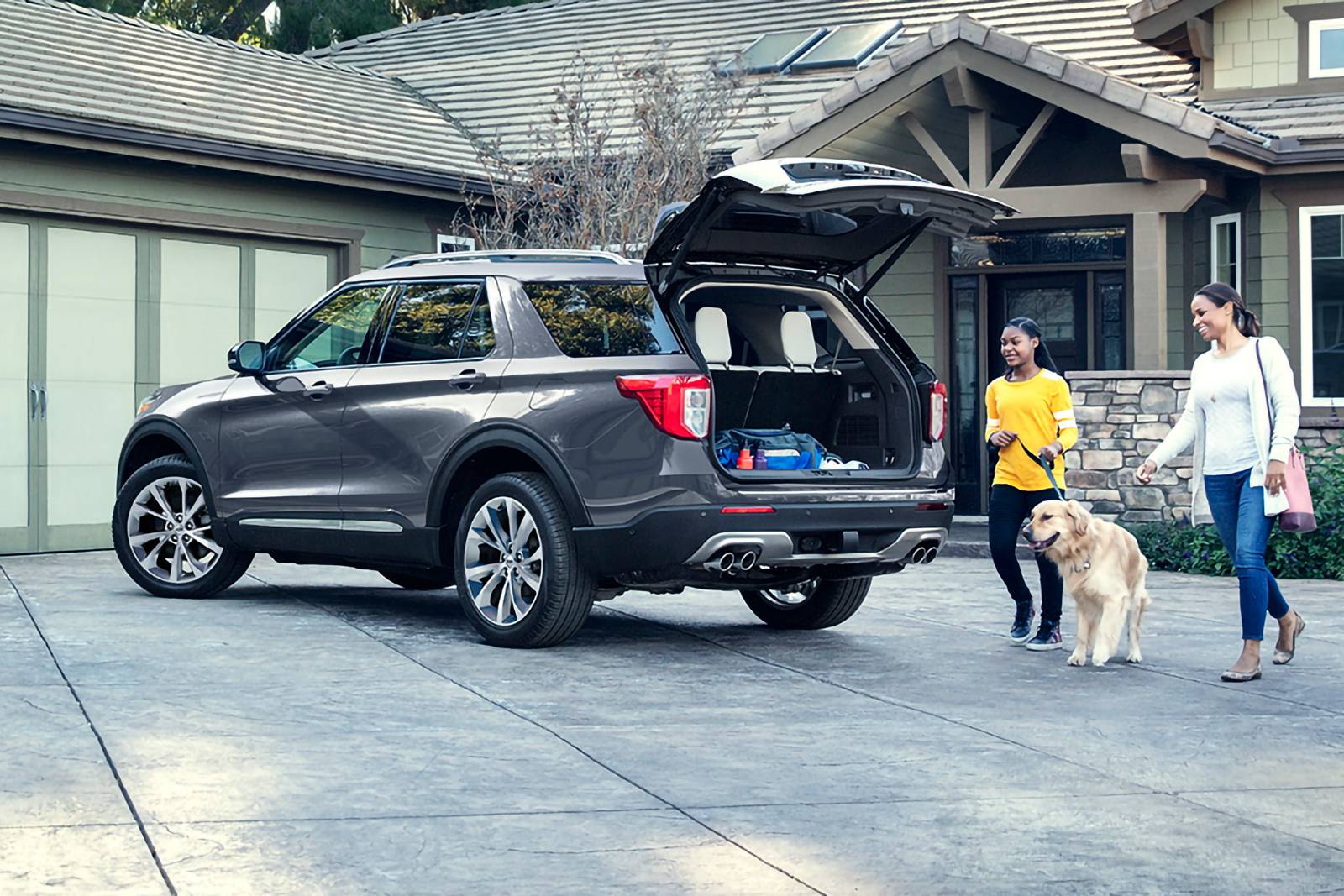 2023 Ford Explorer exterior LIFE1