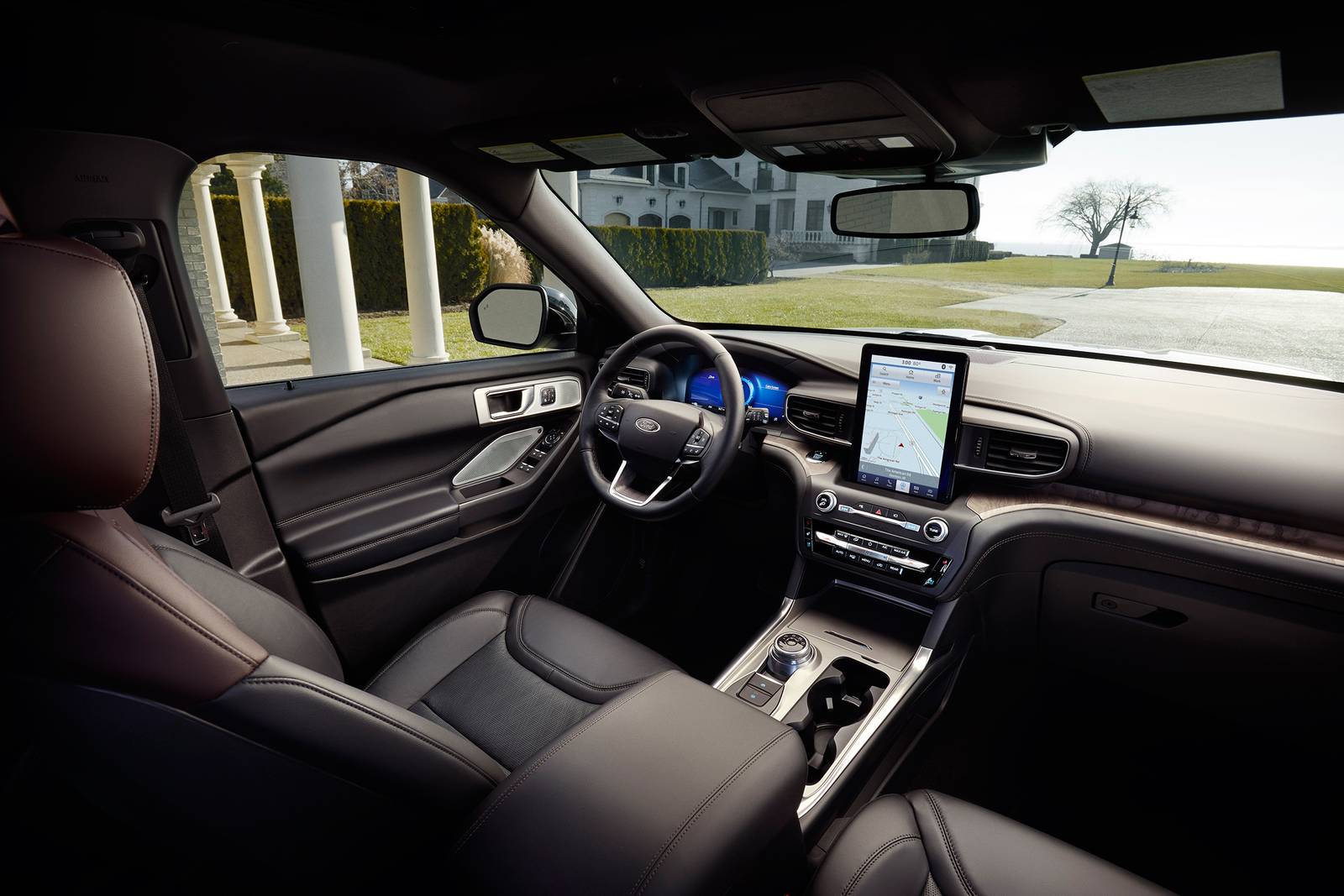 2023 Ford Explorer interior SWD