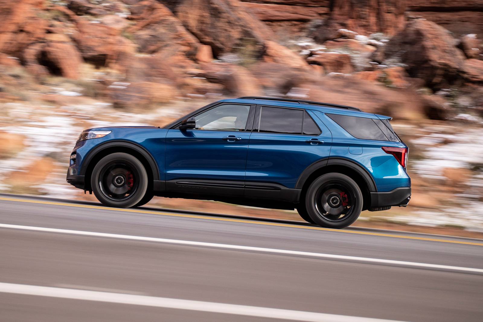 2023 Ford Explorer exterior S