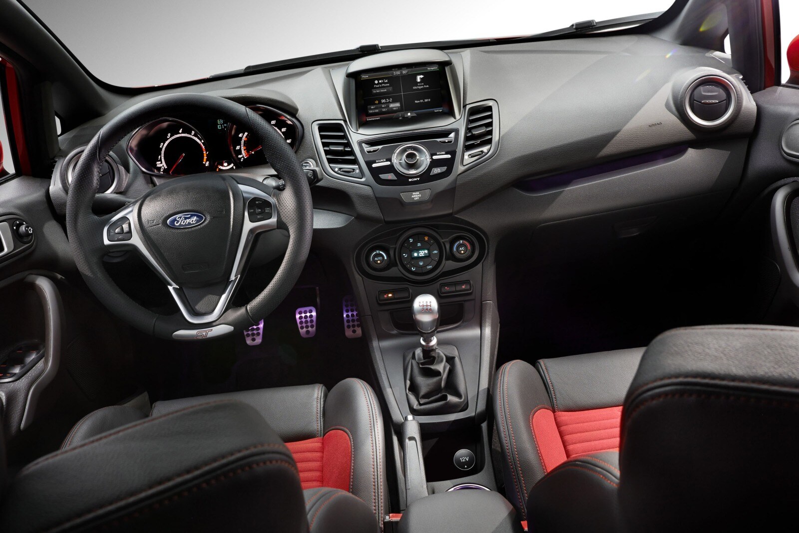 2014 Ford Fiesta interior D