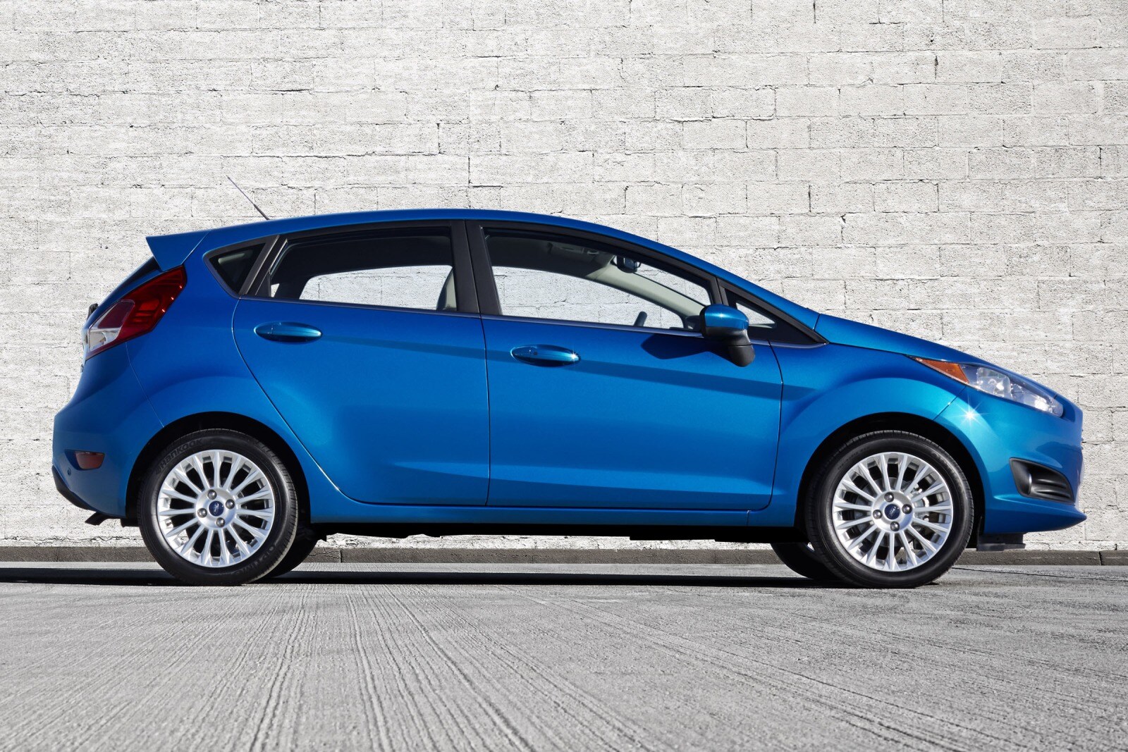 2014 Ford Fiesta Titanium 4dr Hatchback Exterior