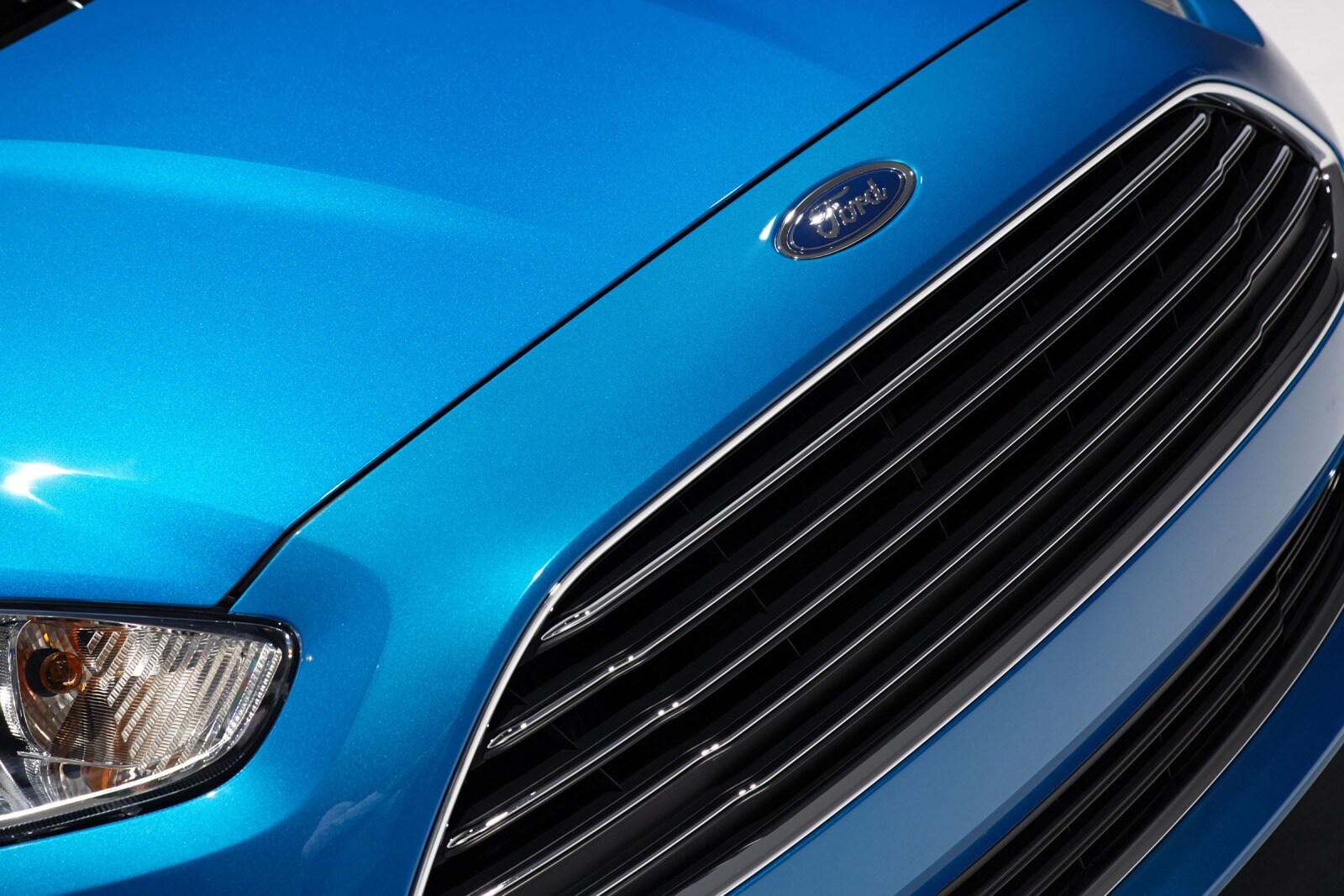 2016 Ford Fiesta — OEM photo 4