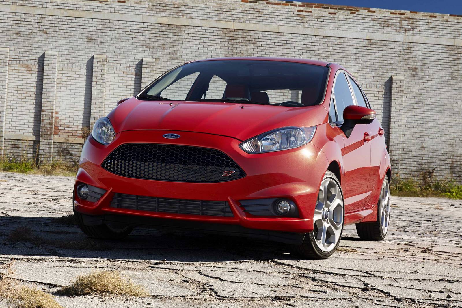 2017 Ford Fiesta — OEM photo 1