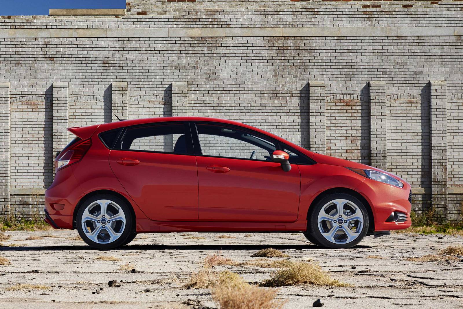 2017 Ford Fiesta — OEM photo 4