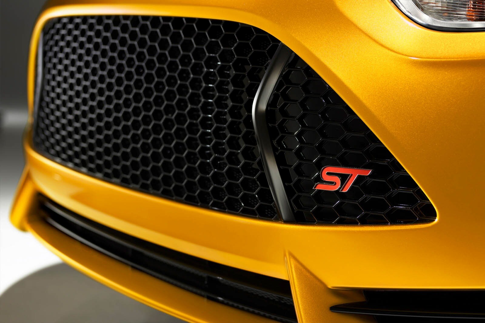 2013 Ford Focus ST exterior FBDG
