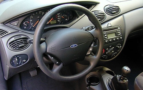 2000 Ford Focus interior D