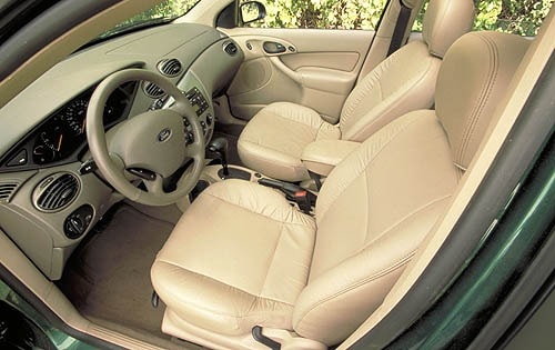 2002 Ford Focus interior I