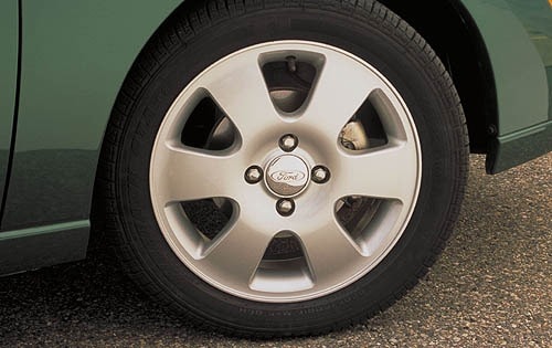 2002 Ford Focus exterior W