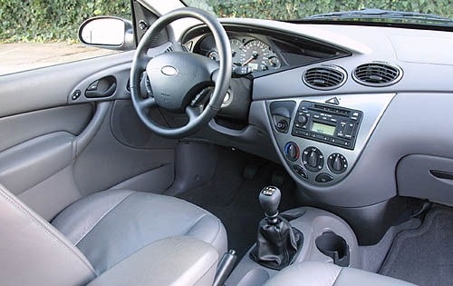 2002 Ford Focus interior I