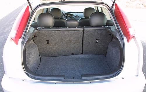 2004 Ford Focus interior CARGO