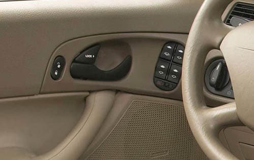 2006 Ford Focus interior DETAIL