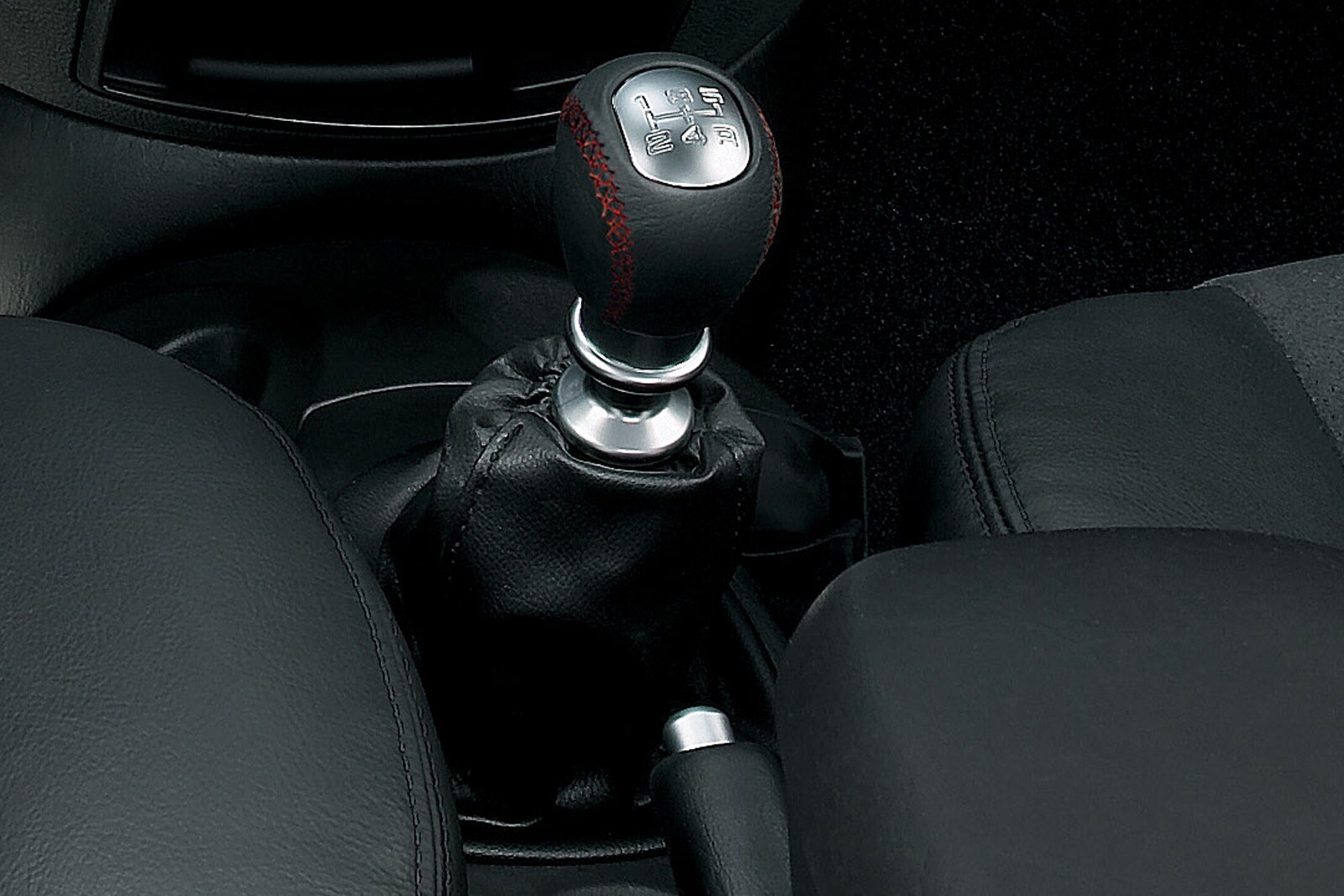 2007 Ford Focus interior SHF