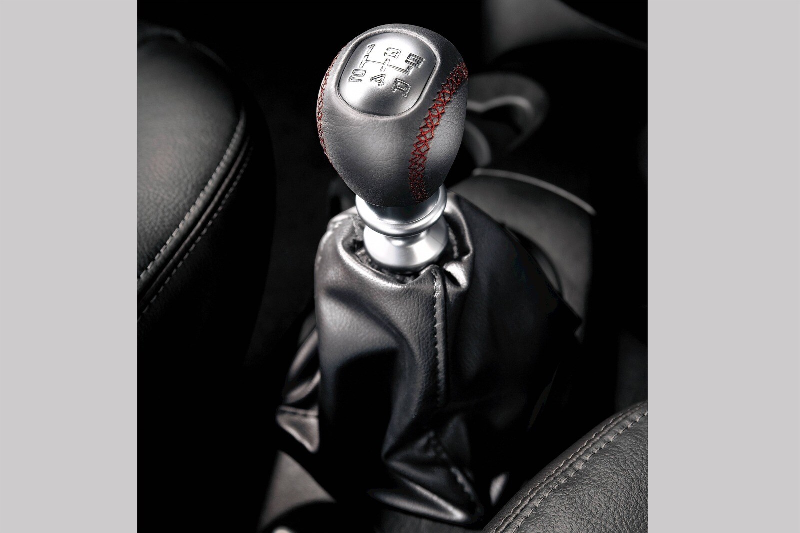 2007 Ford Focus interior SHF