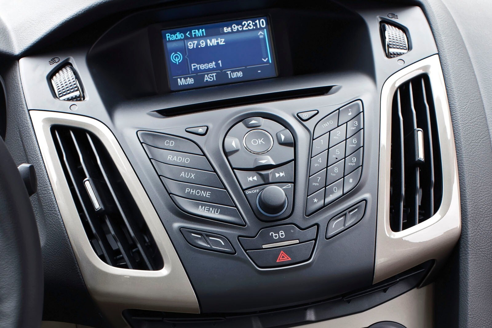 2013 Ford Focus interior CC