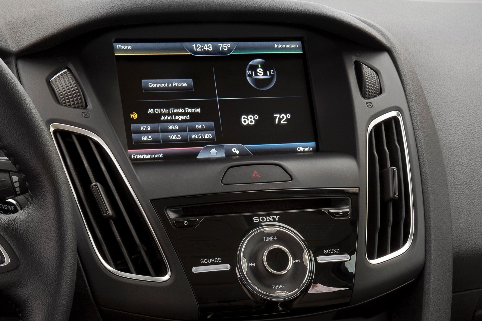 2015 Ford Focus interior CC