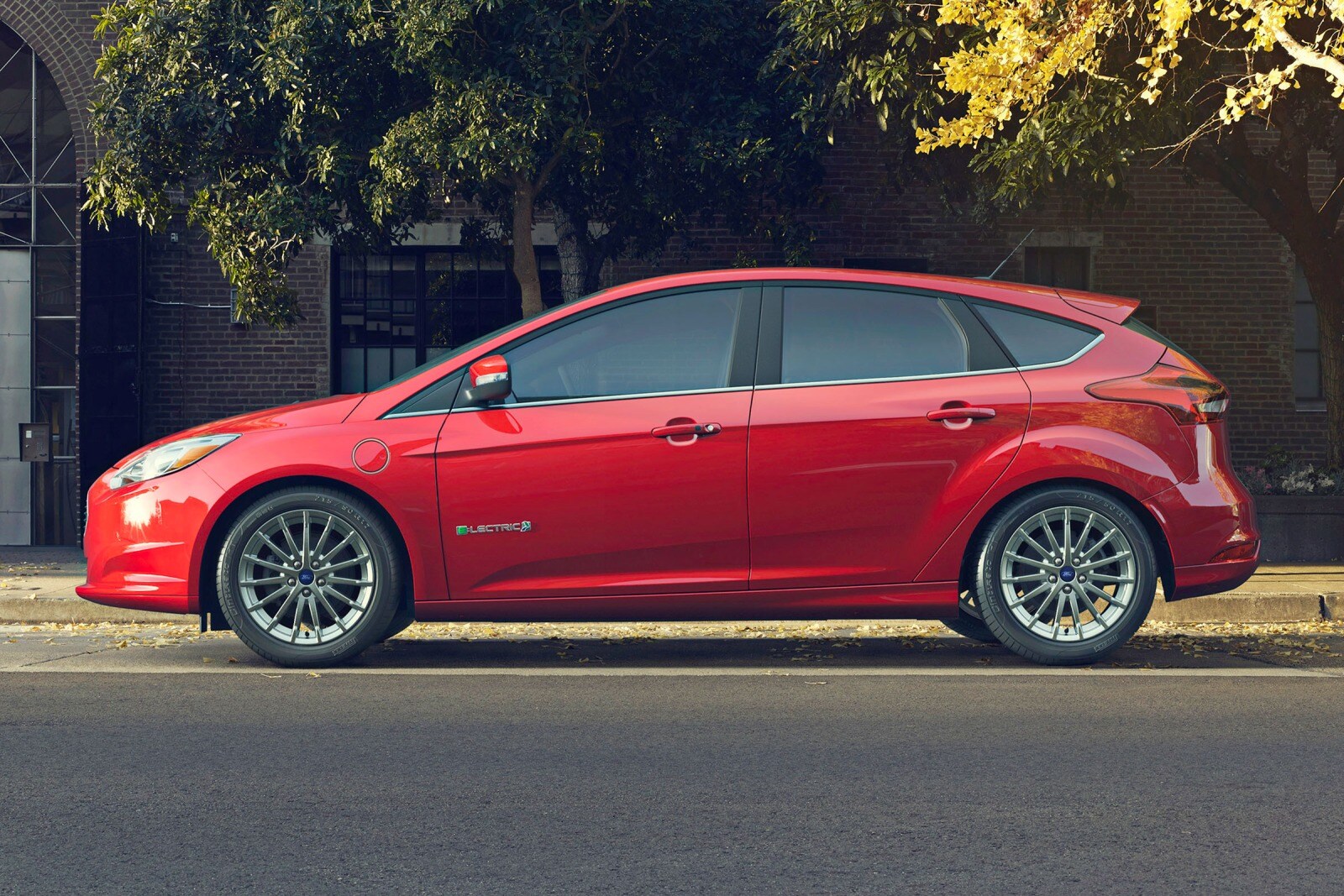2016 Ford Focus exterior FQ