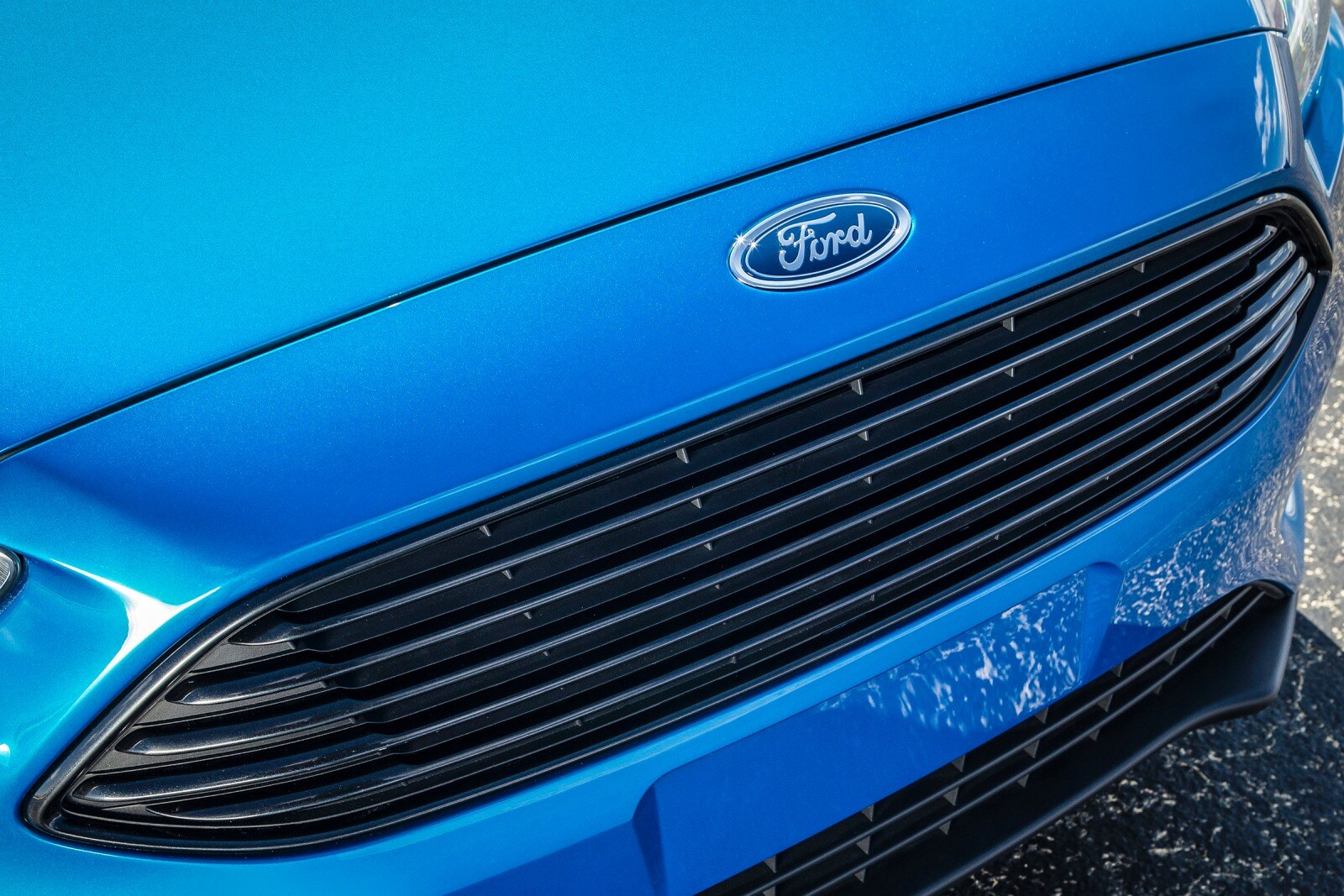 2016 Ford Focus exterior FBDG
