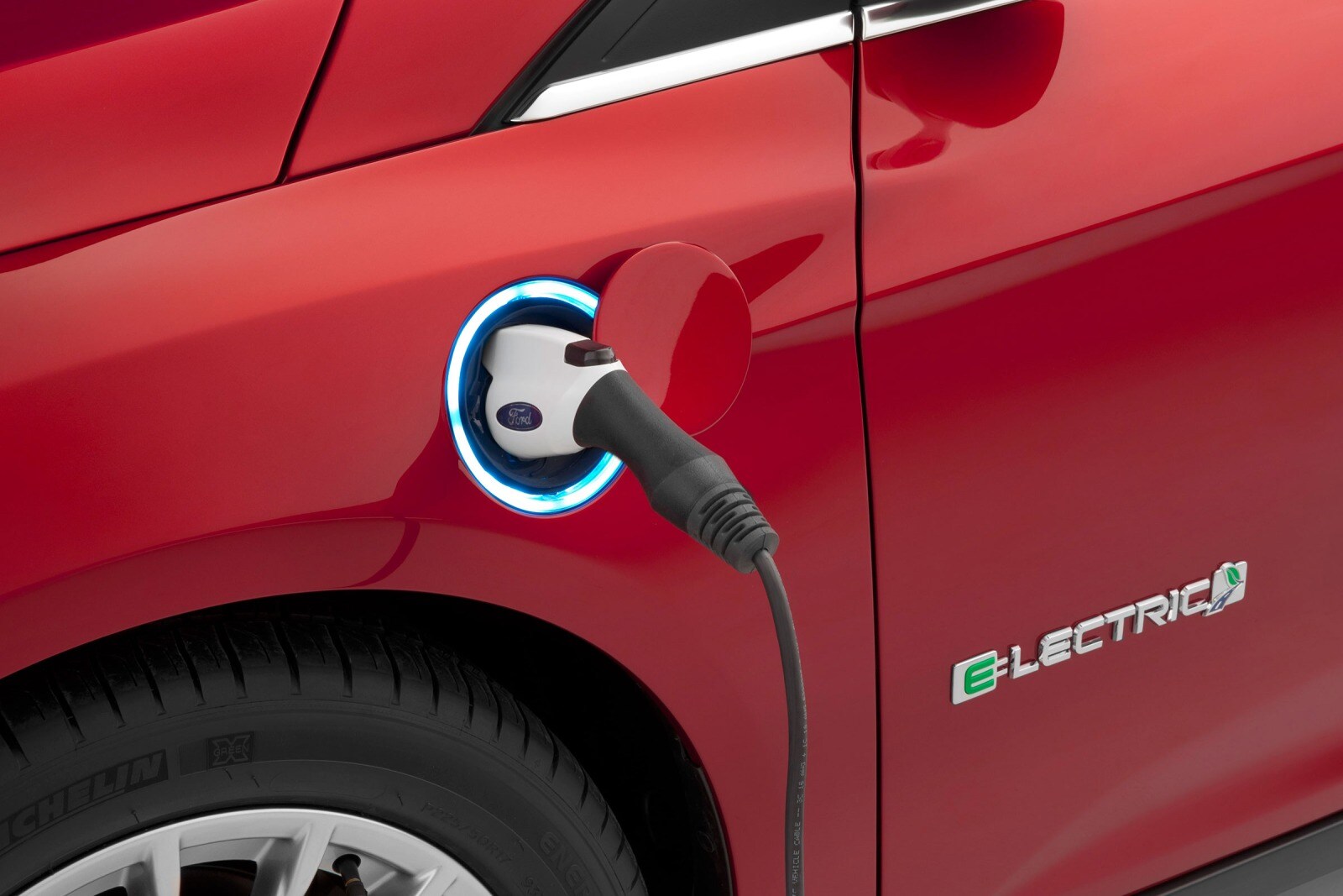 2017 Ford Focus exterior EDETAIL