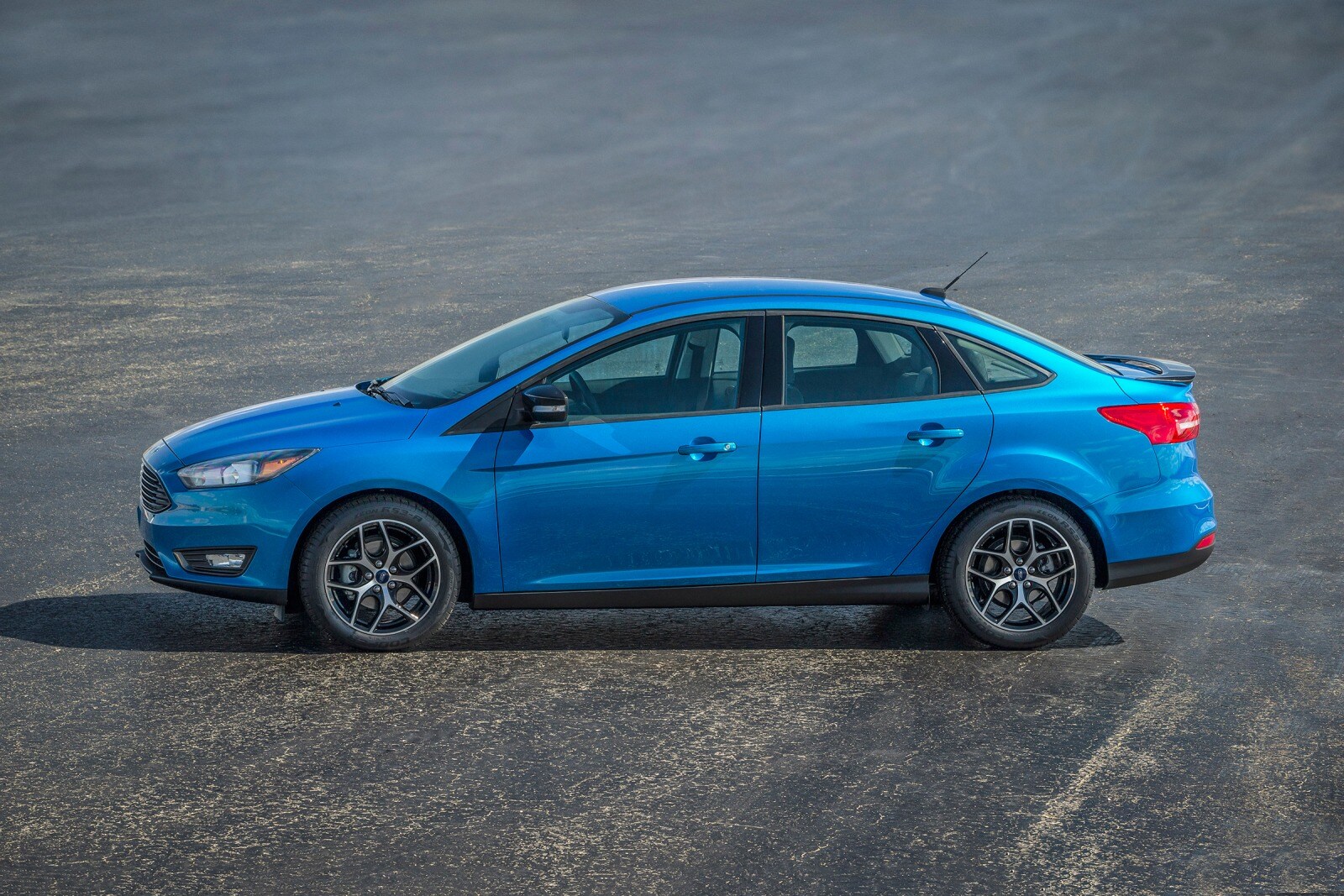 2017 Ford Focus exterior FQ