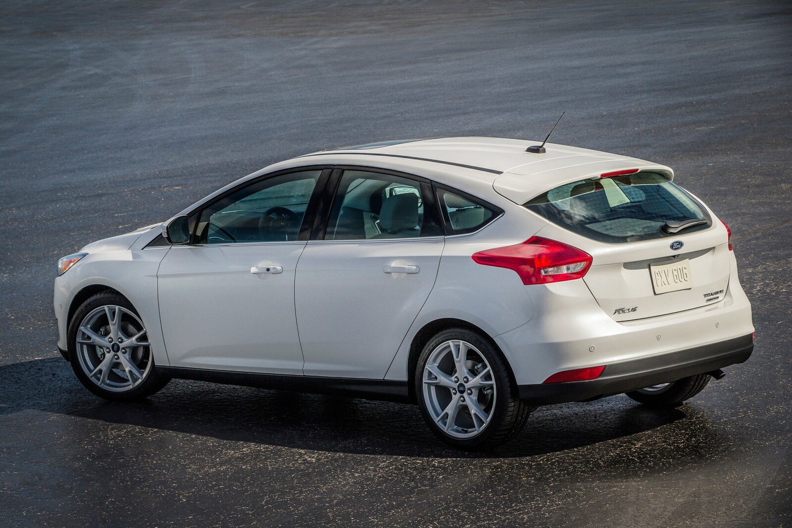 2017 Ford Focus exterior FQ