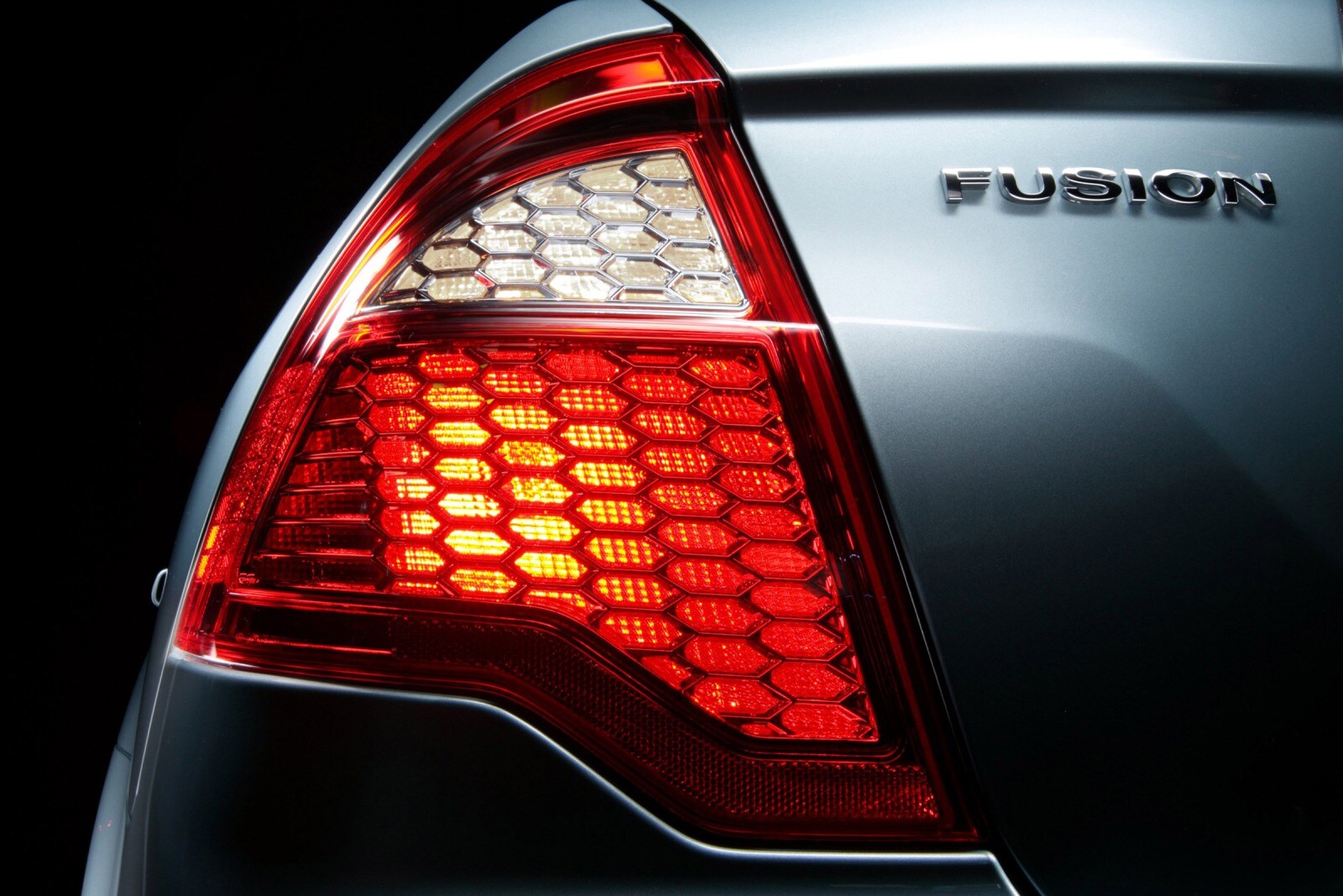 2010 Ford Fusion Hybrid exterior EDETAIL