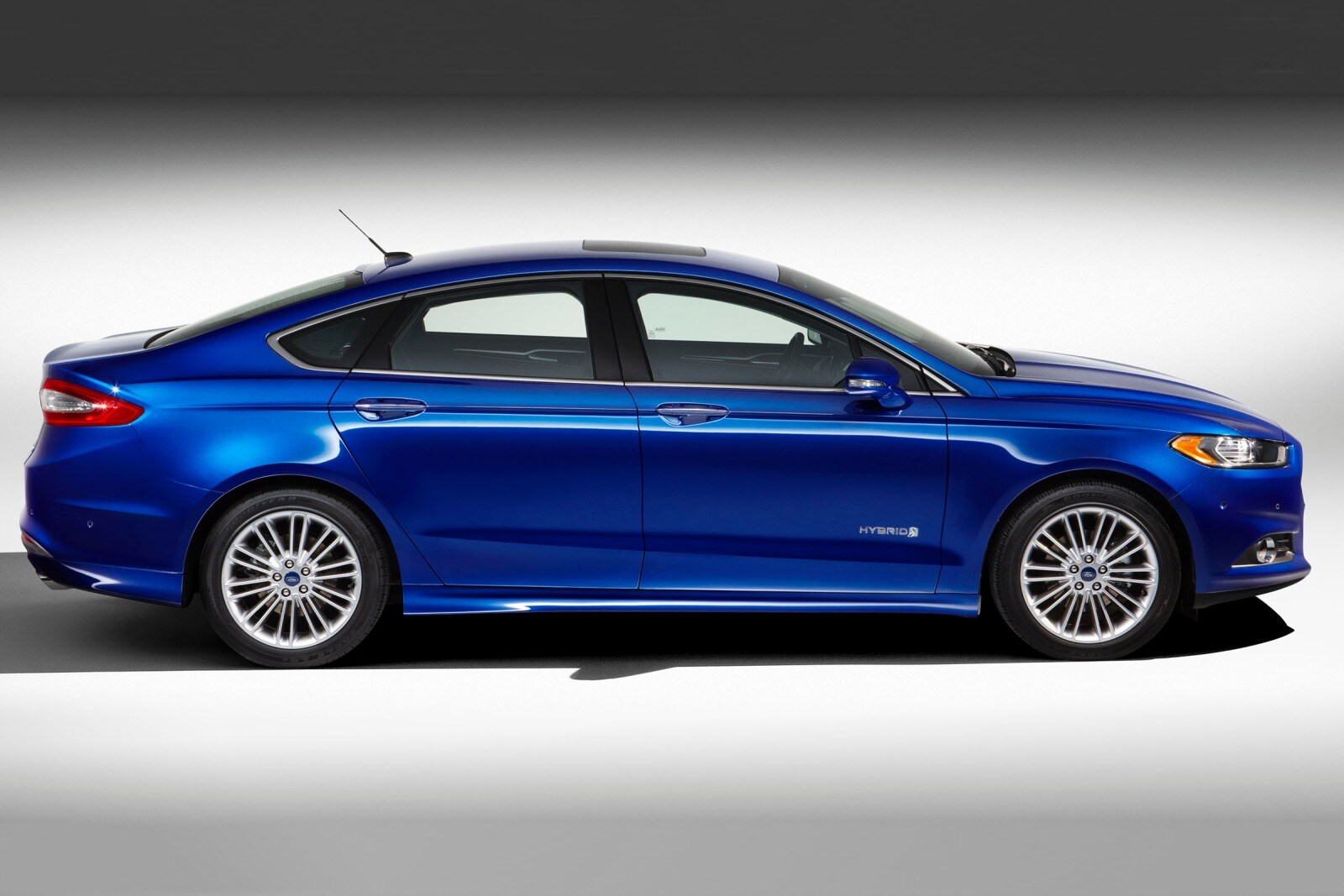 2013 Ford Fusion exterior FQ