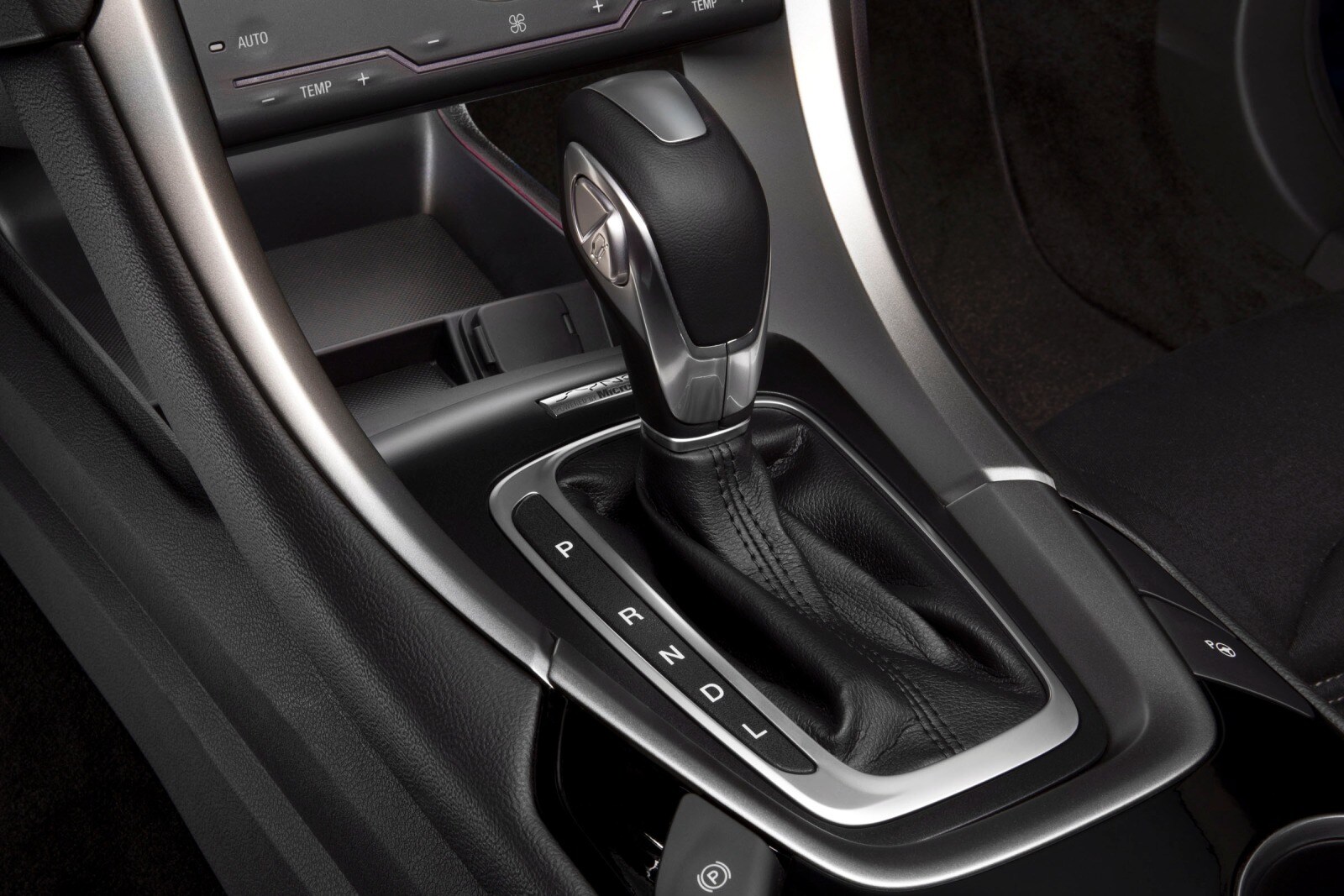2014 Ford Fusion interior SHF