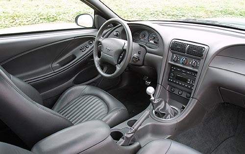 2001 Ford Mustang interior I