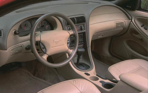 2001 Ford Mustang interior I