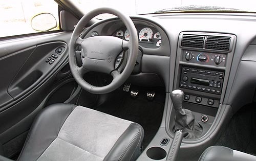 2003 Ford Mustang interior I