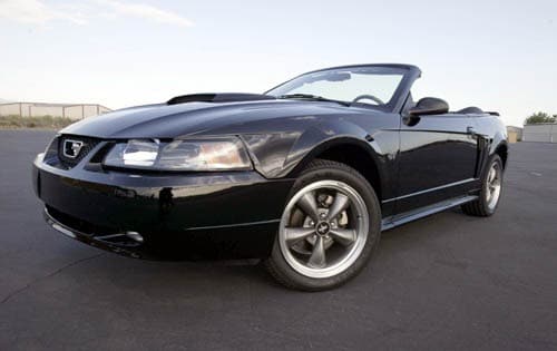 2004 Ford Mustang exterior FQ