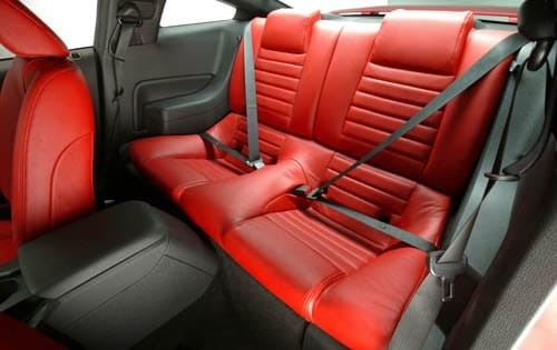 2005 Ford Mustang interior RI