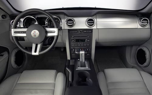 2005 Ford Mustang interior I