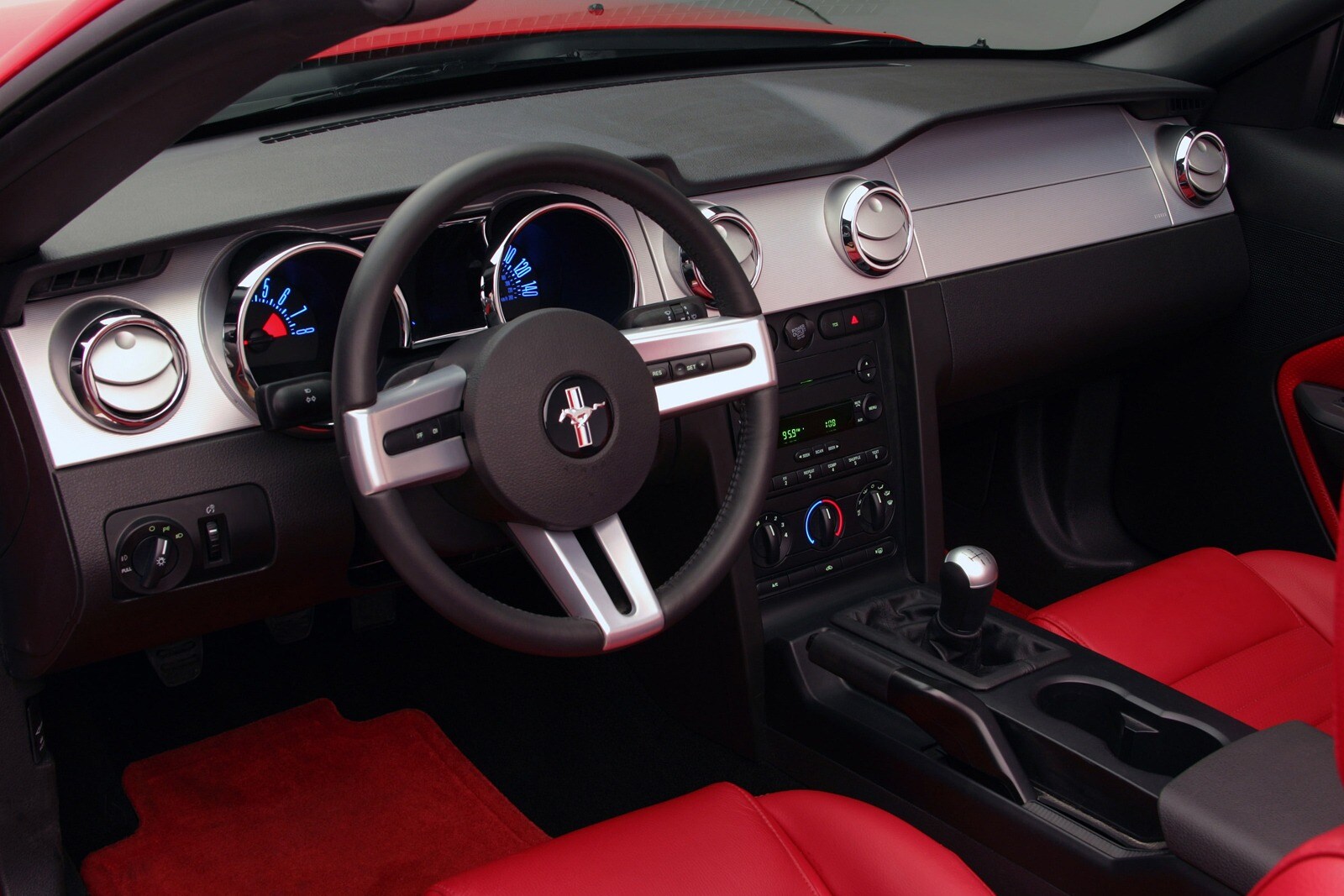 2008 Ford Mustang interior D