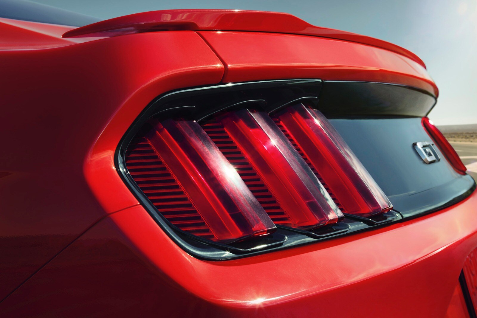 2015 Ford Mustang front safety EDETAIL
