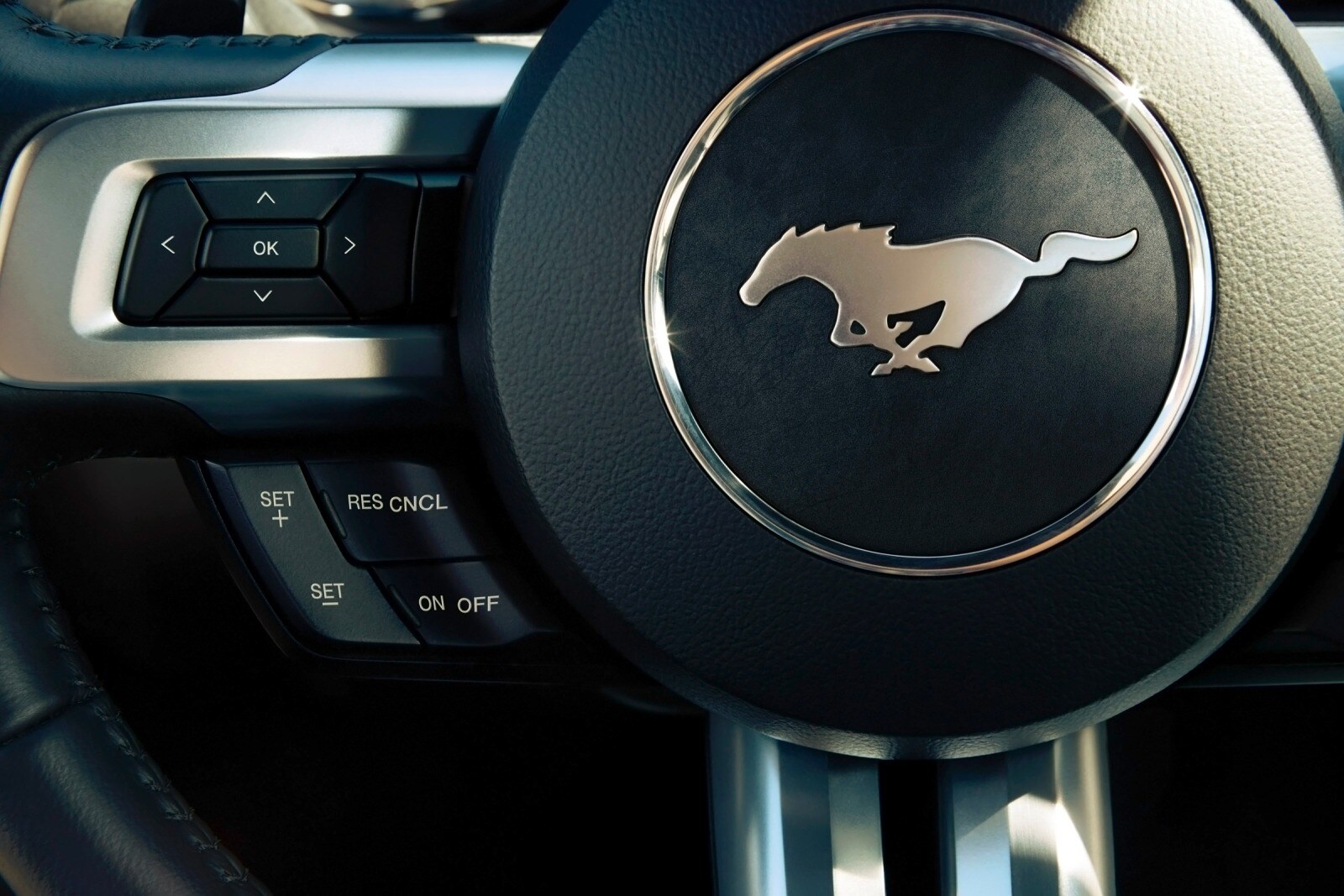 2015 Ford Mustang interior SWD