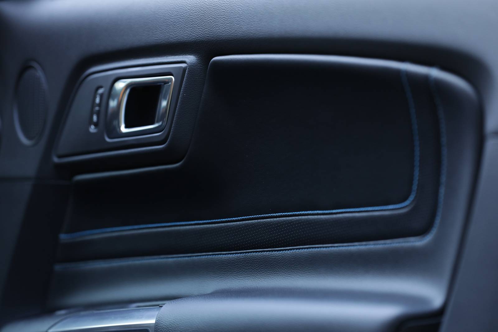 2018 Ford Mustang interior DETAIL