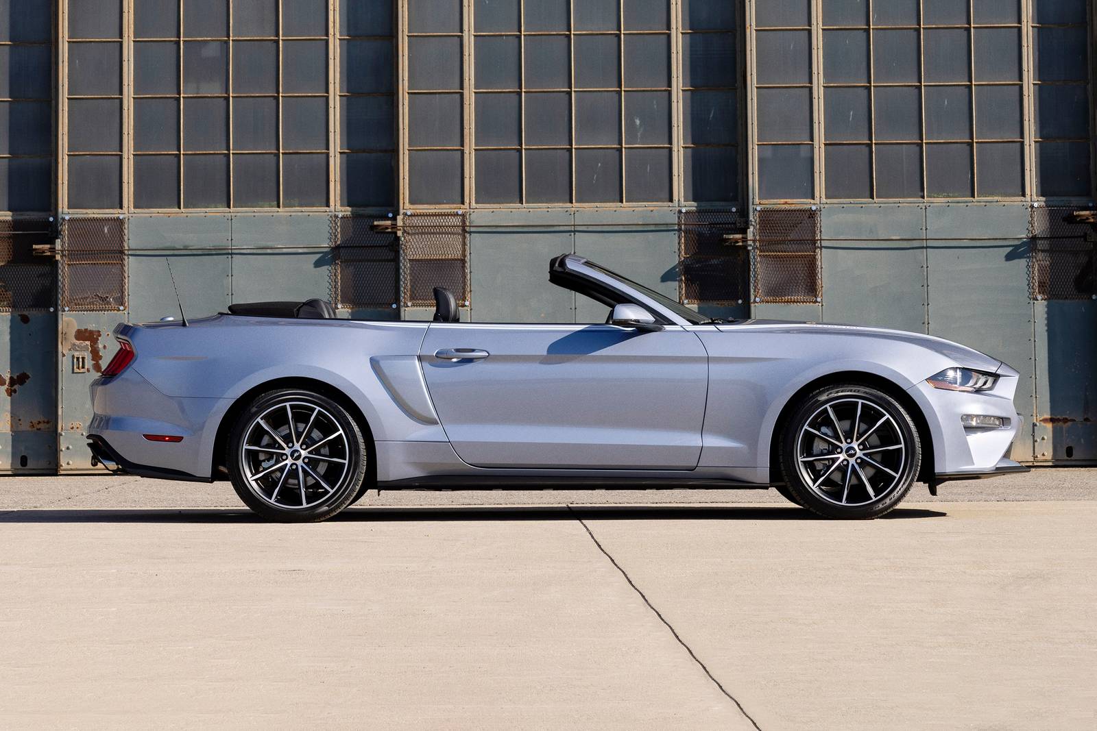 2022 Ford Mustang exterior S
