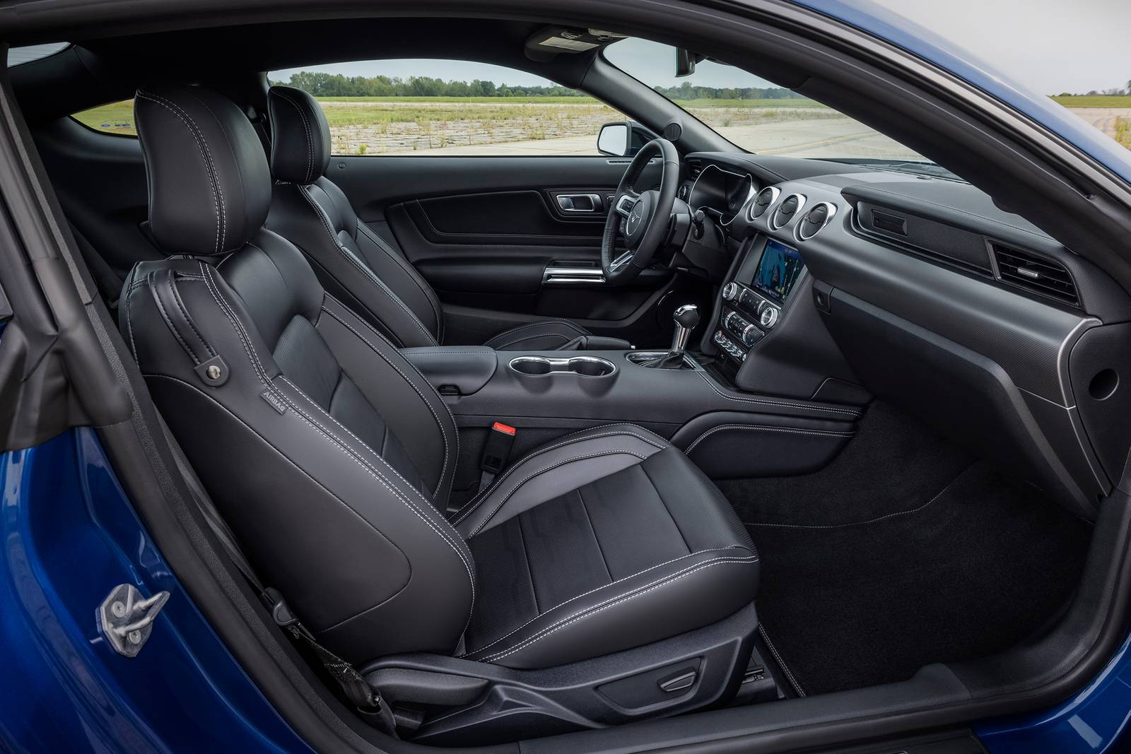 2022 Ford Mustang interior I