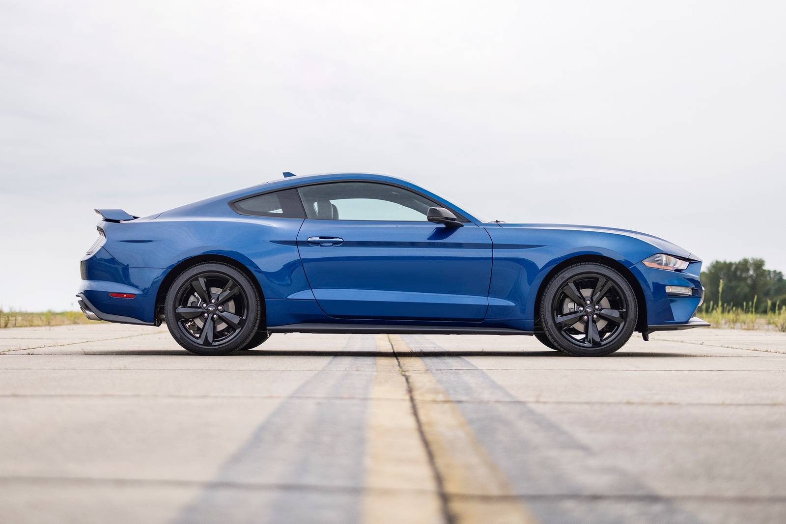 2022 Ford Mustang exterior S