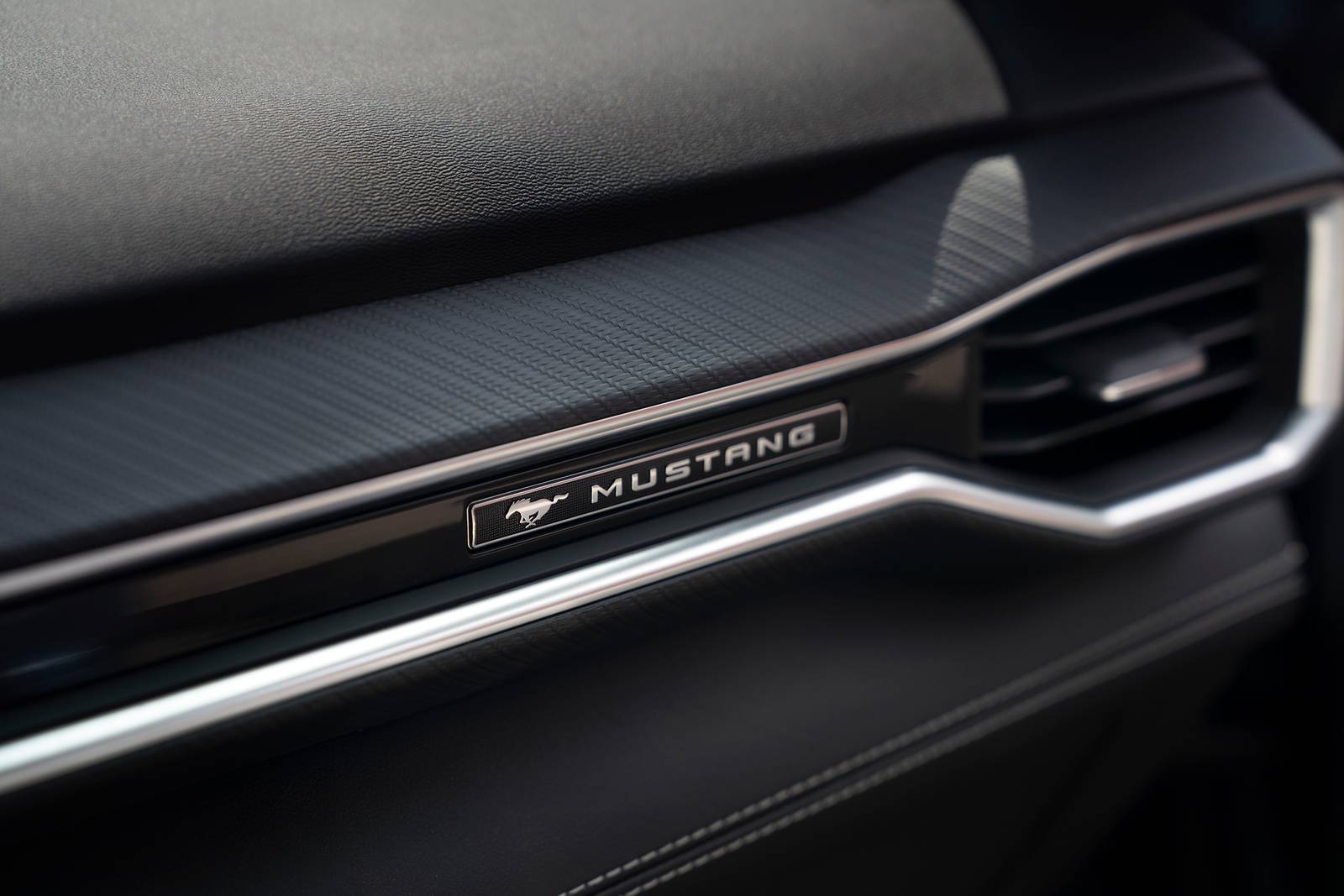 2023 Ford Mustang interior DETAIL