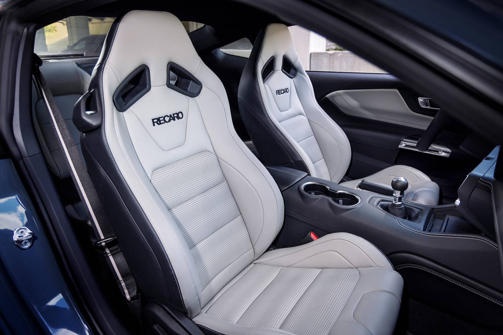 2023 Ford Mustang interior DETAIL