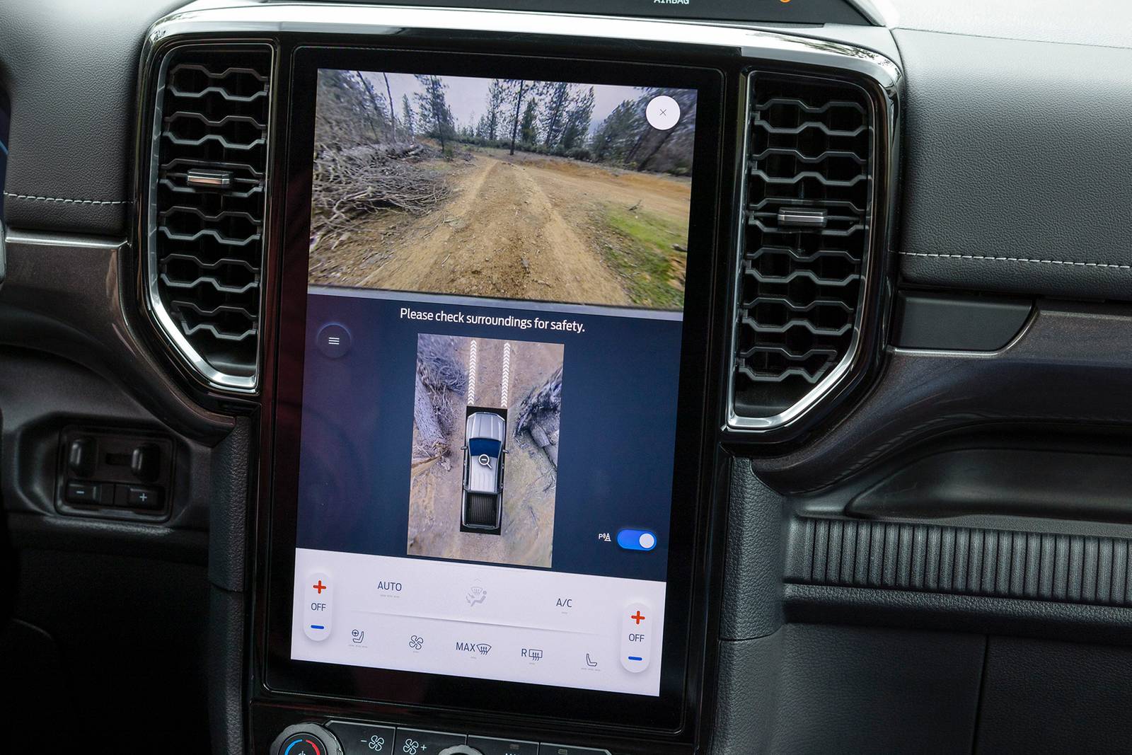 2024 Ford Ranger interior CC