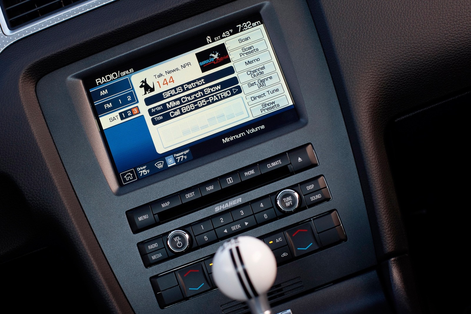 2010 Ford Shelby GT500 interior CC