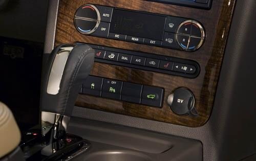 2008 Ford Taurus X interior CC