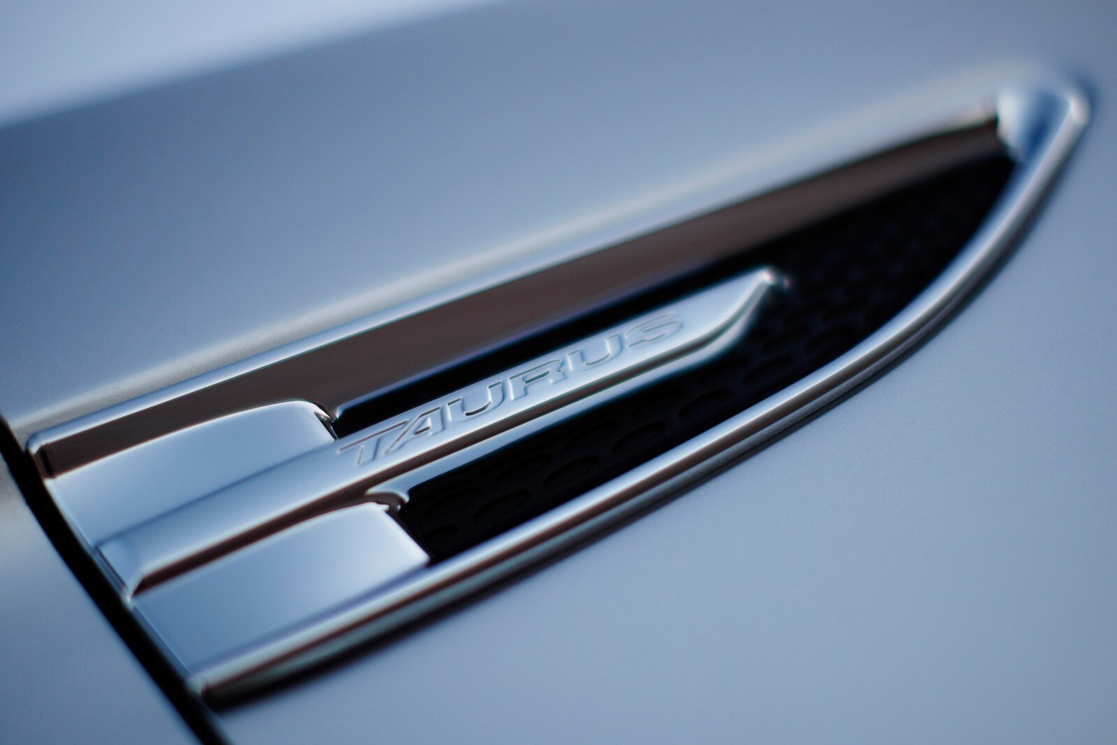 2010 Ford Taurus exterior EDETAIL